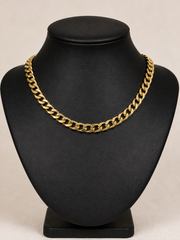 BOLD STATUS MOVES NECKLACE