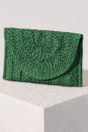 BEACHSIDE BASKET CLUTCH - GREEN