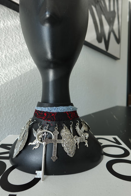 CHARM CHOKER - BLACK & RED