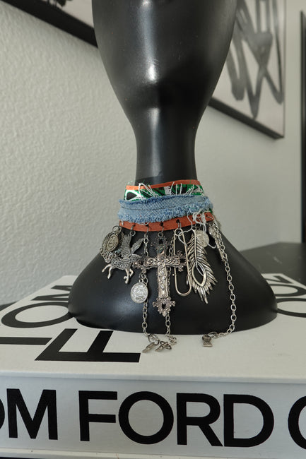 CHARM CHOKER - BROWN & GREEN