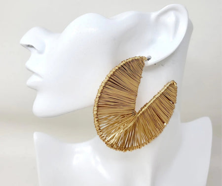 PLAY NO GAMES EARRINGS - GOLD