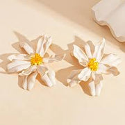 LILY EARRINGS - WHITE