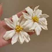 LILY EARRINGS - WHITE