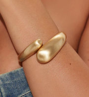 TEAR ME APART CUFF BRACELET - MATTE GOLD