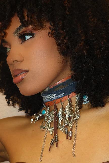 CHARM CHOKER - BROWN & CAMO