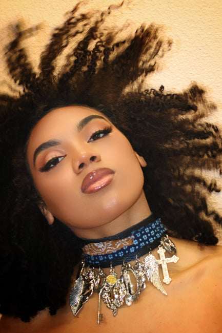 CHARM CHOKER - BLACK & NAVY